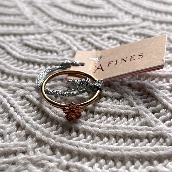 🌸 Kirstin Ash Hibiscus Ring - Picture 2 of 5